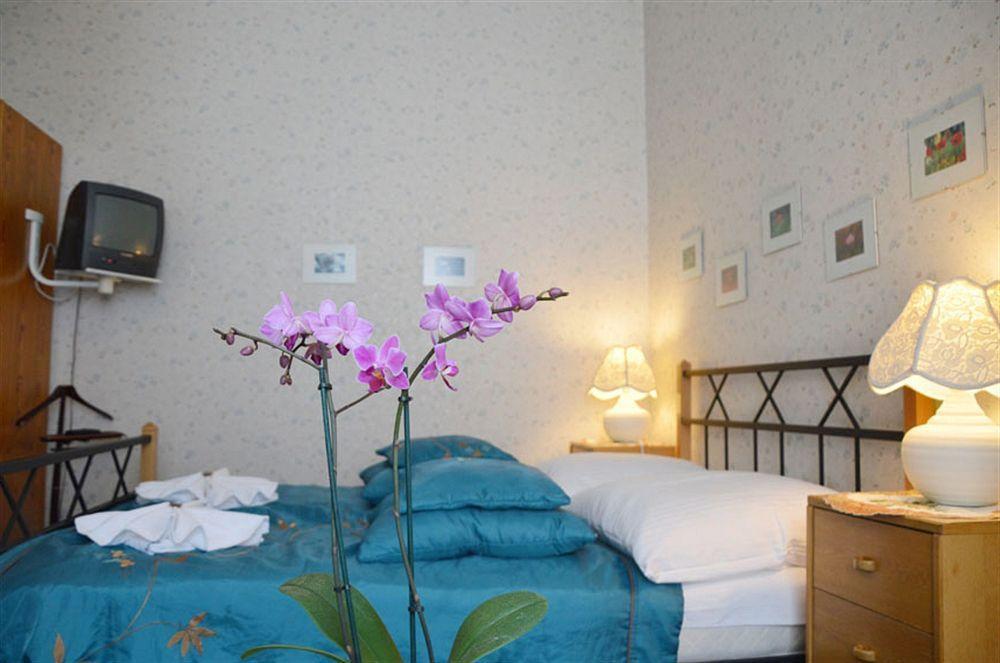 Hotel Pension Ingeborg Berlin Bagian luar foto