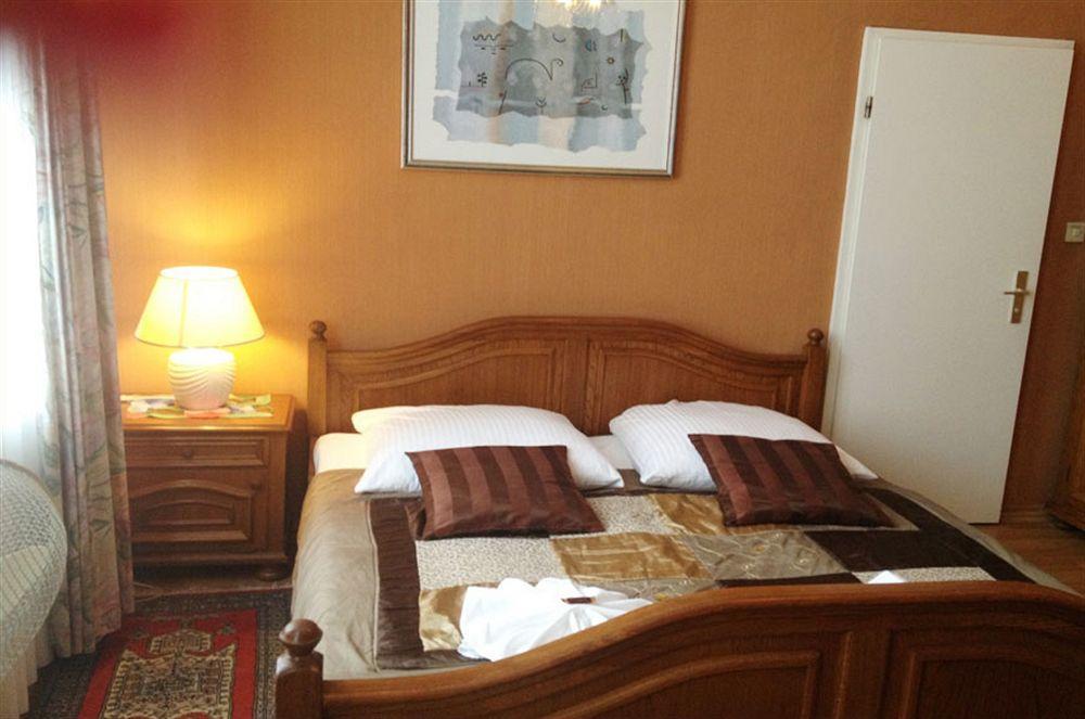 Hotel Pension Ingeborg Berlin Bagian luar foto