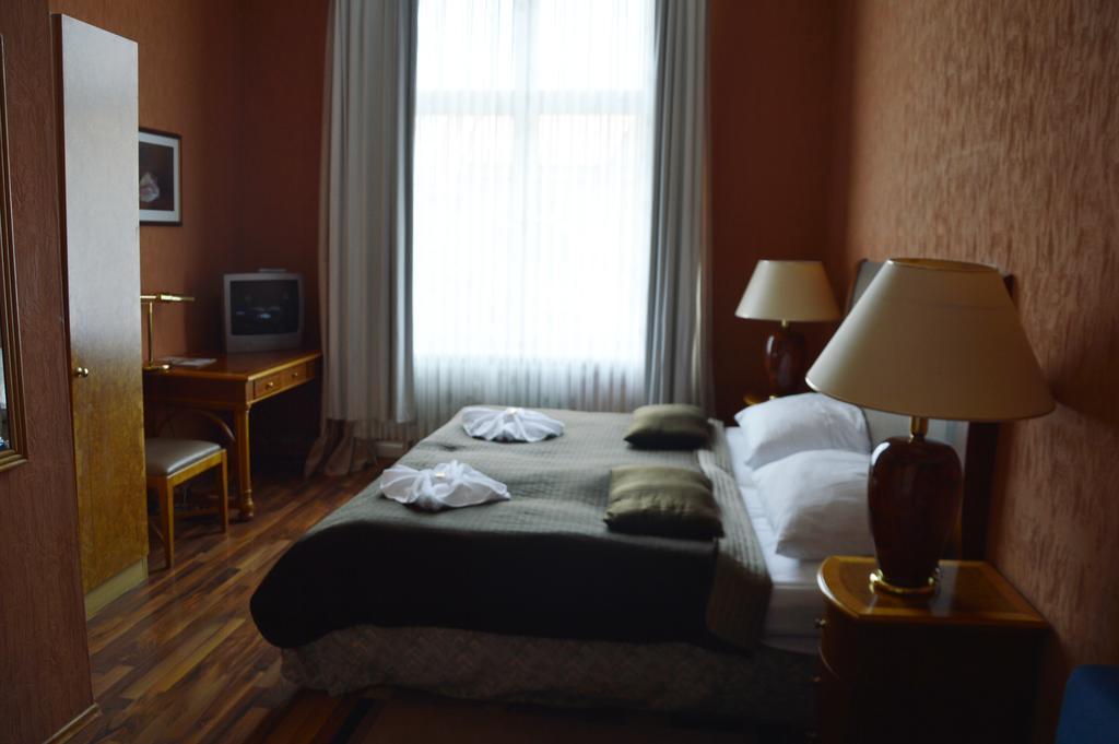 Hotel Pension Ingeborg Berlin Bagian luar foto
