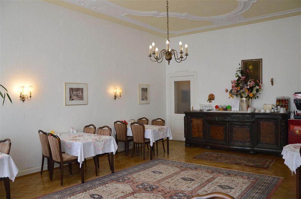 Hotel Pension Ingeborg Berlin Bagian luar foto